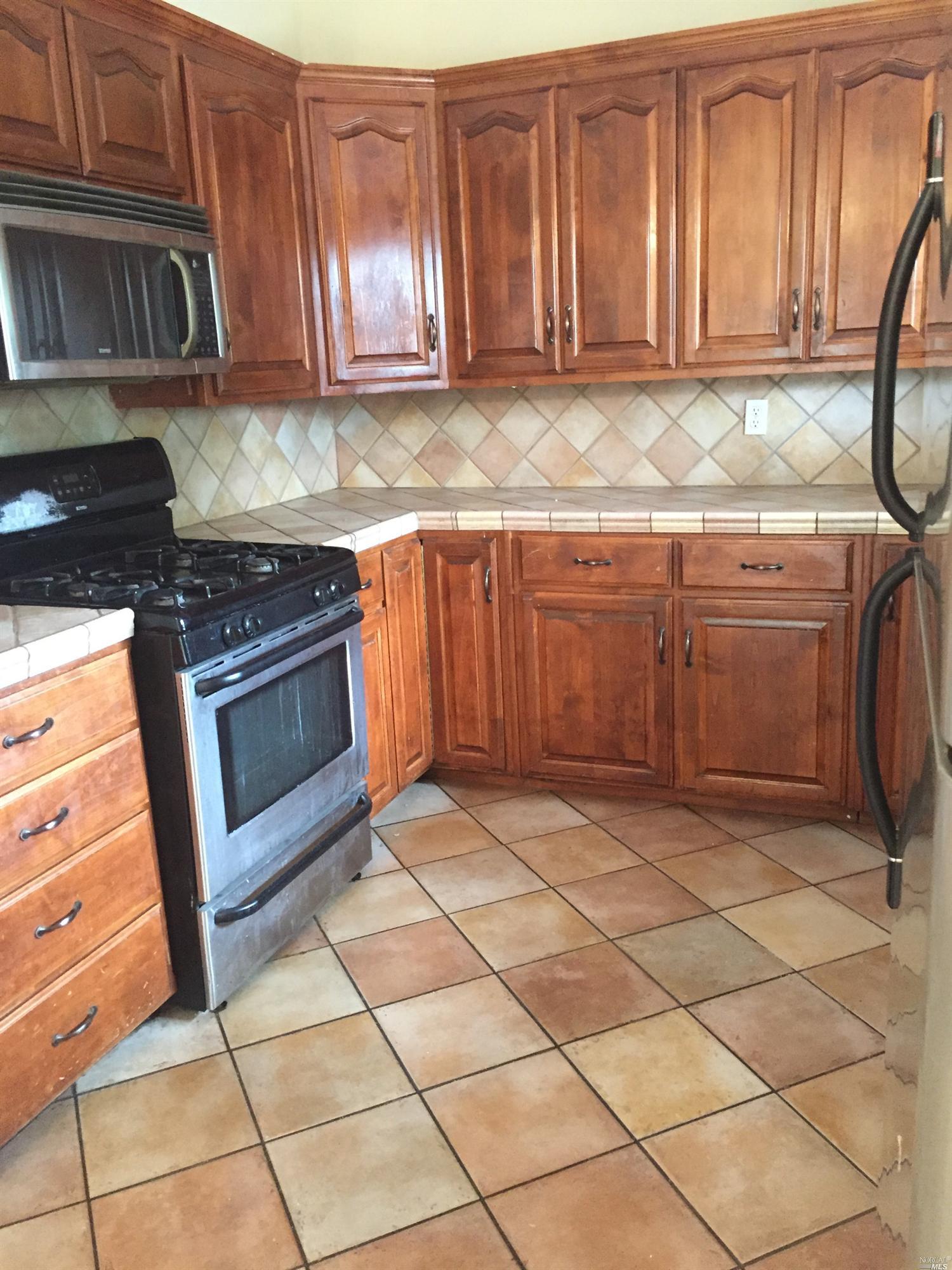 148 Spencer St, Vallejo, CA 94589 photo 4