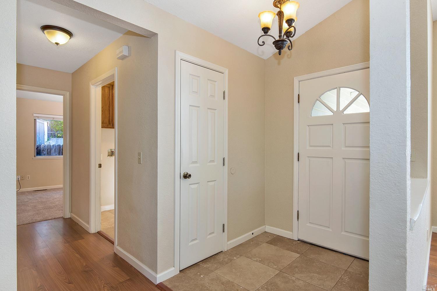 7801 Sparrow Ct, Windsor, CA 95492 photo 4