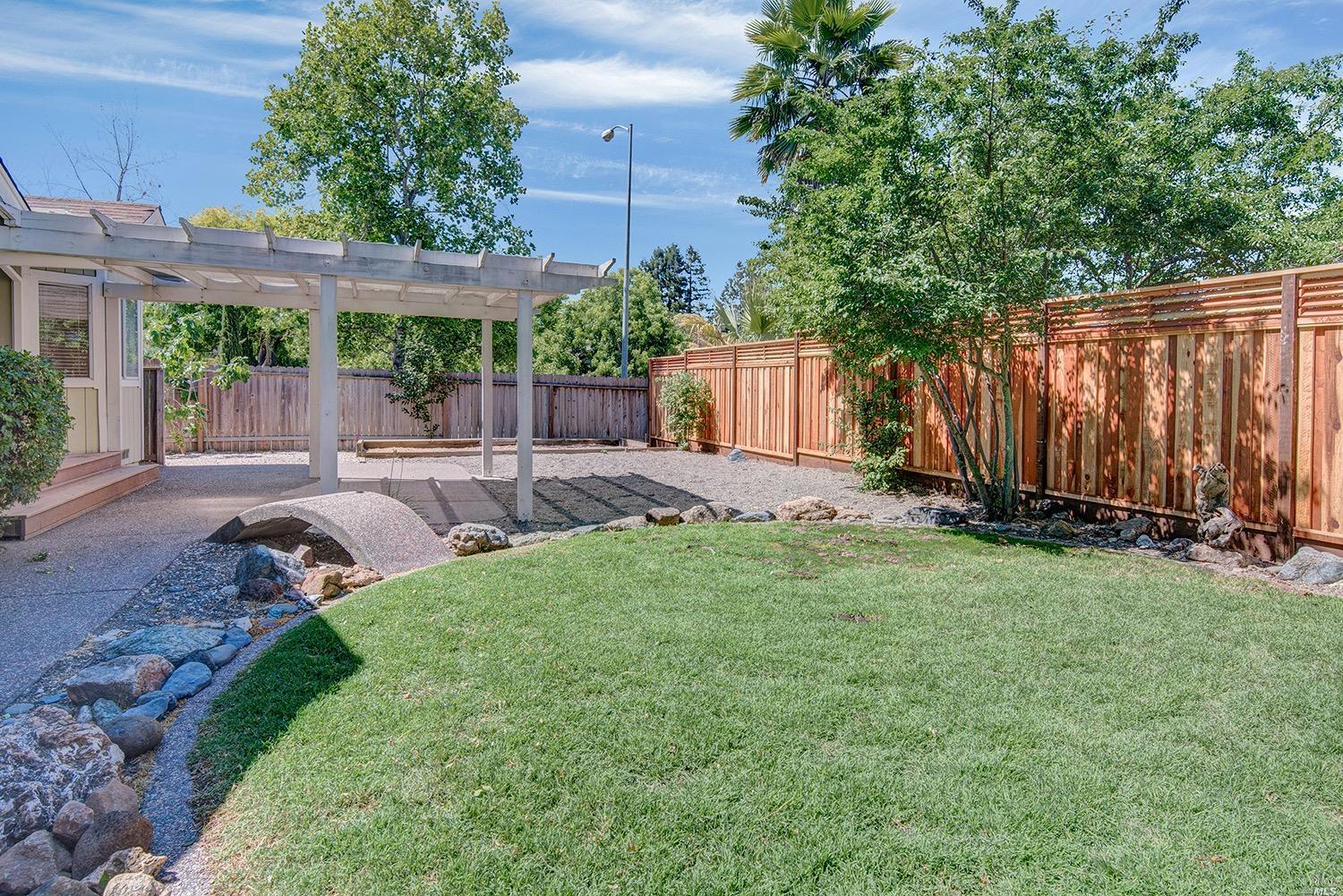 7801 Sparrow Ct, Windsor, CA 95492 photo 24