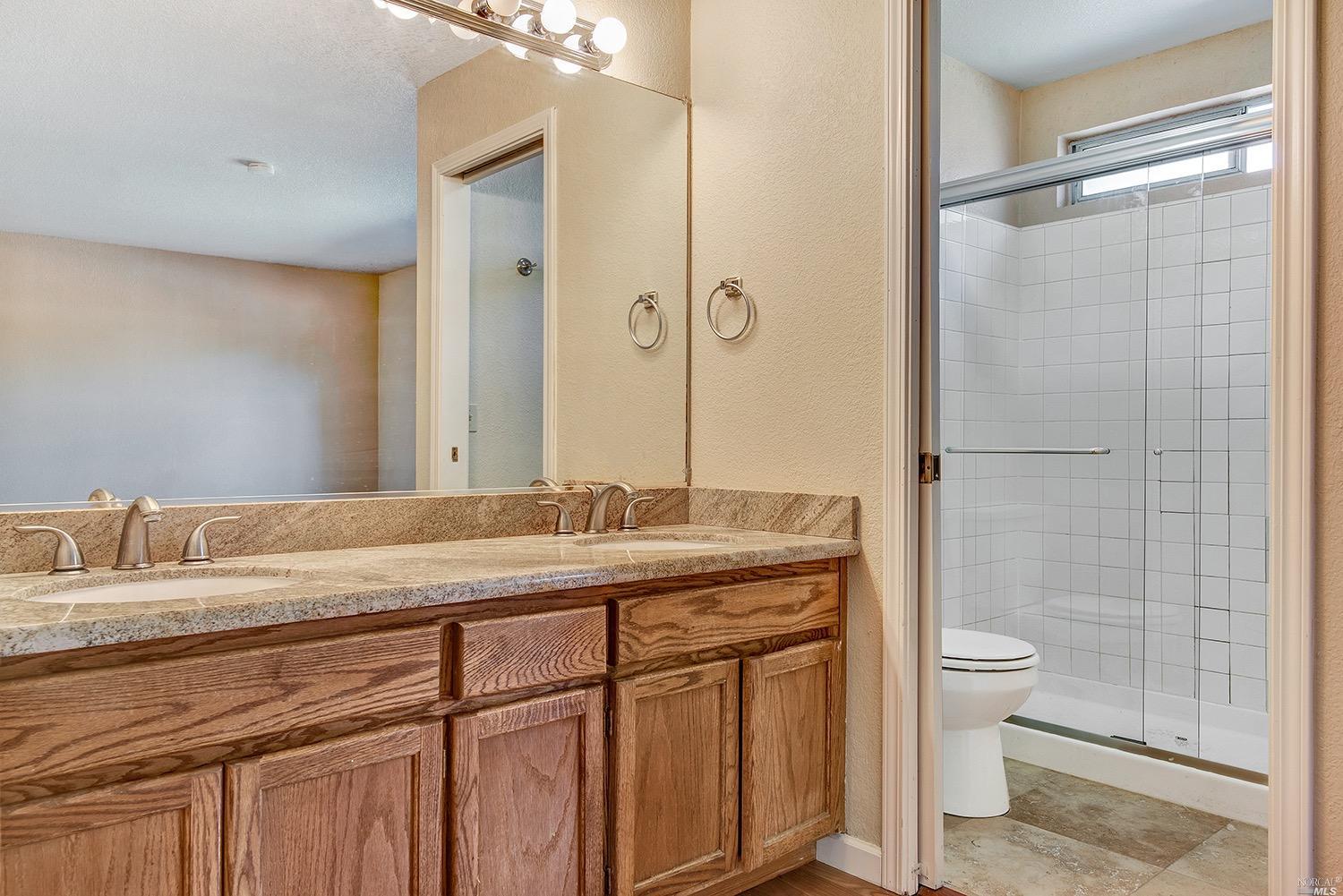 7801 Sparrow Ct, Windsor, CA 95492 photo 17
