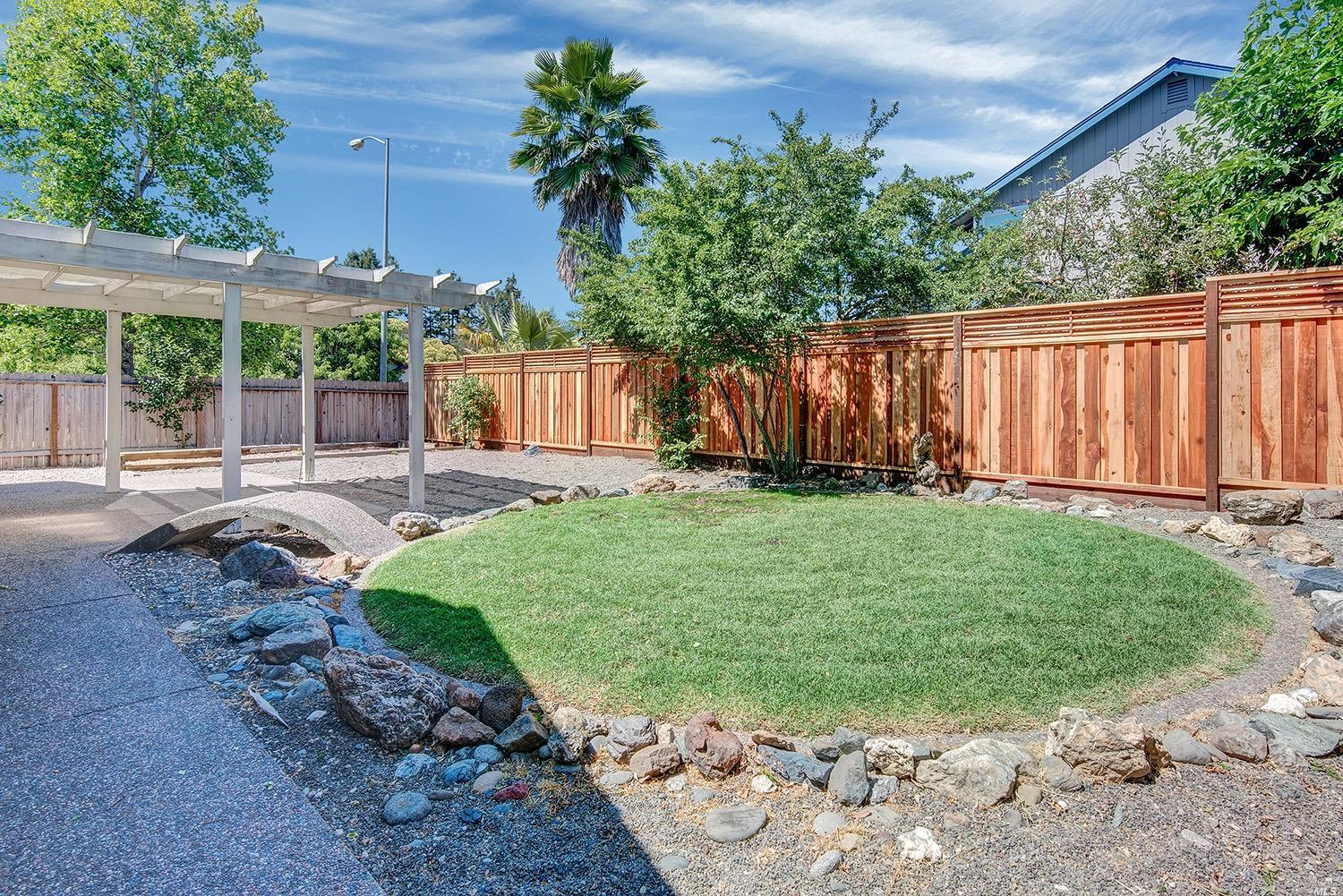 7801 Sparrow Ct, Windsor, CA 95492 photo 23