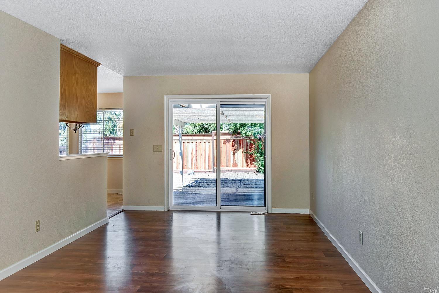 7801 Sparrow Ct, Windsor, CA 95492 photo 12