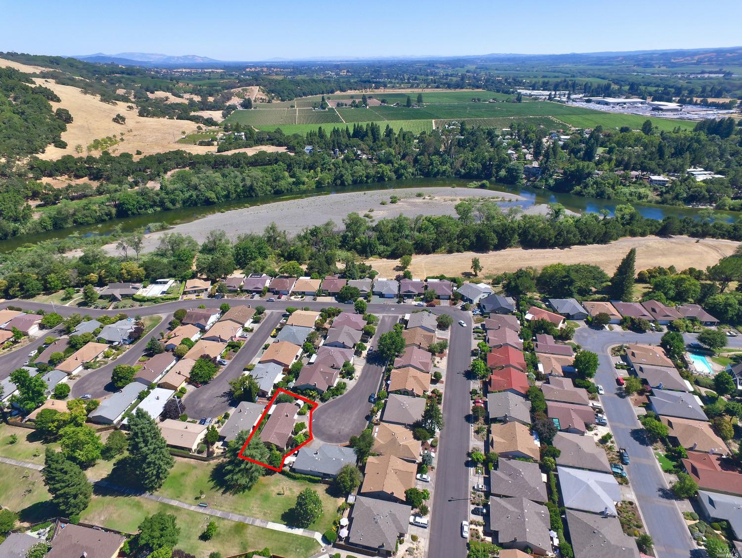 224 Sequoia Cir, Healdsburg, CA 95448 photo 3