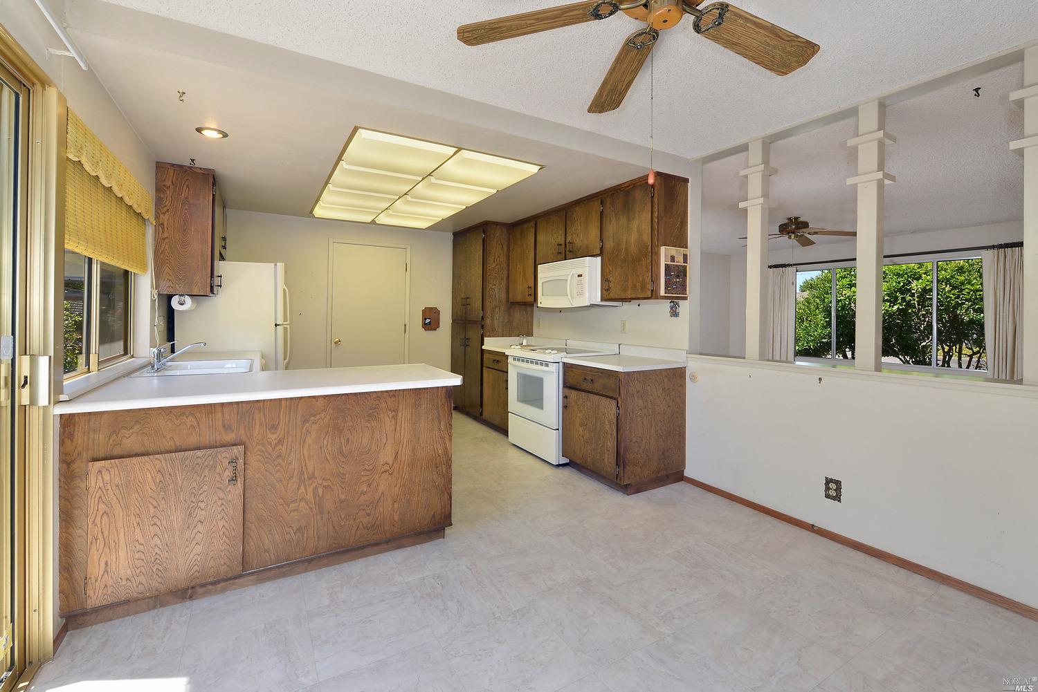 224 Sequoia Cir, Healdsburg, CA 95448 photo 6