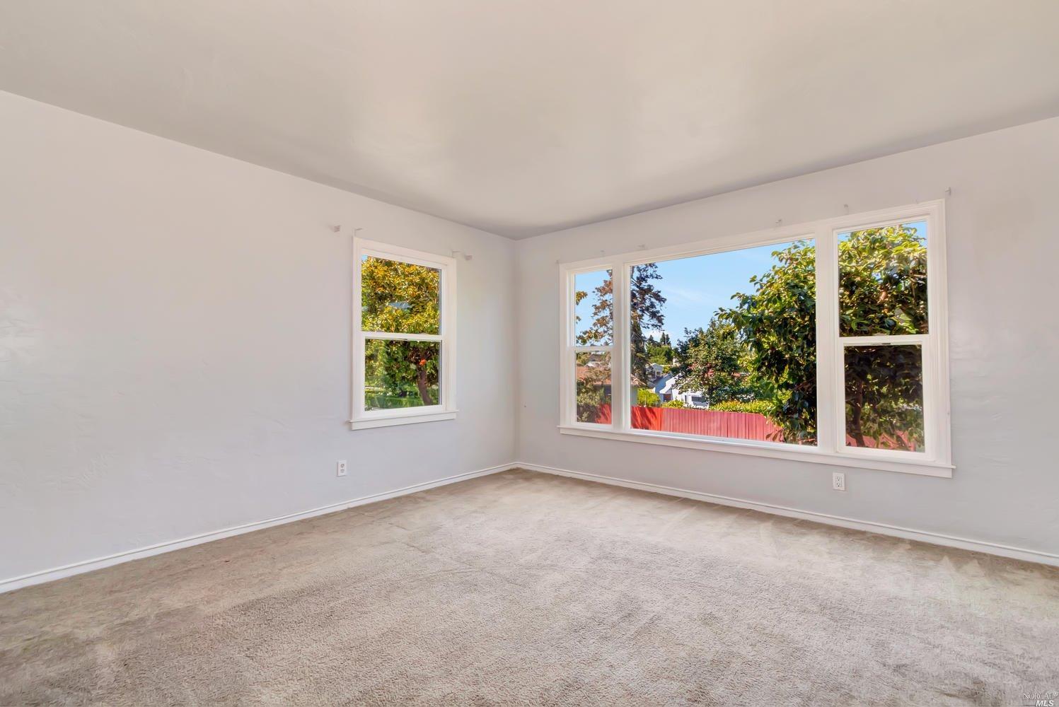 113 Hill Dr, Vallejo, CA 94590 photo 2