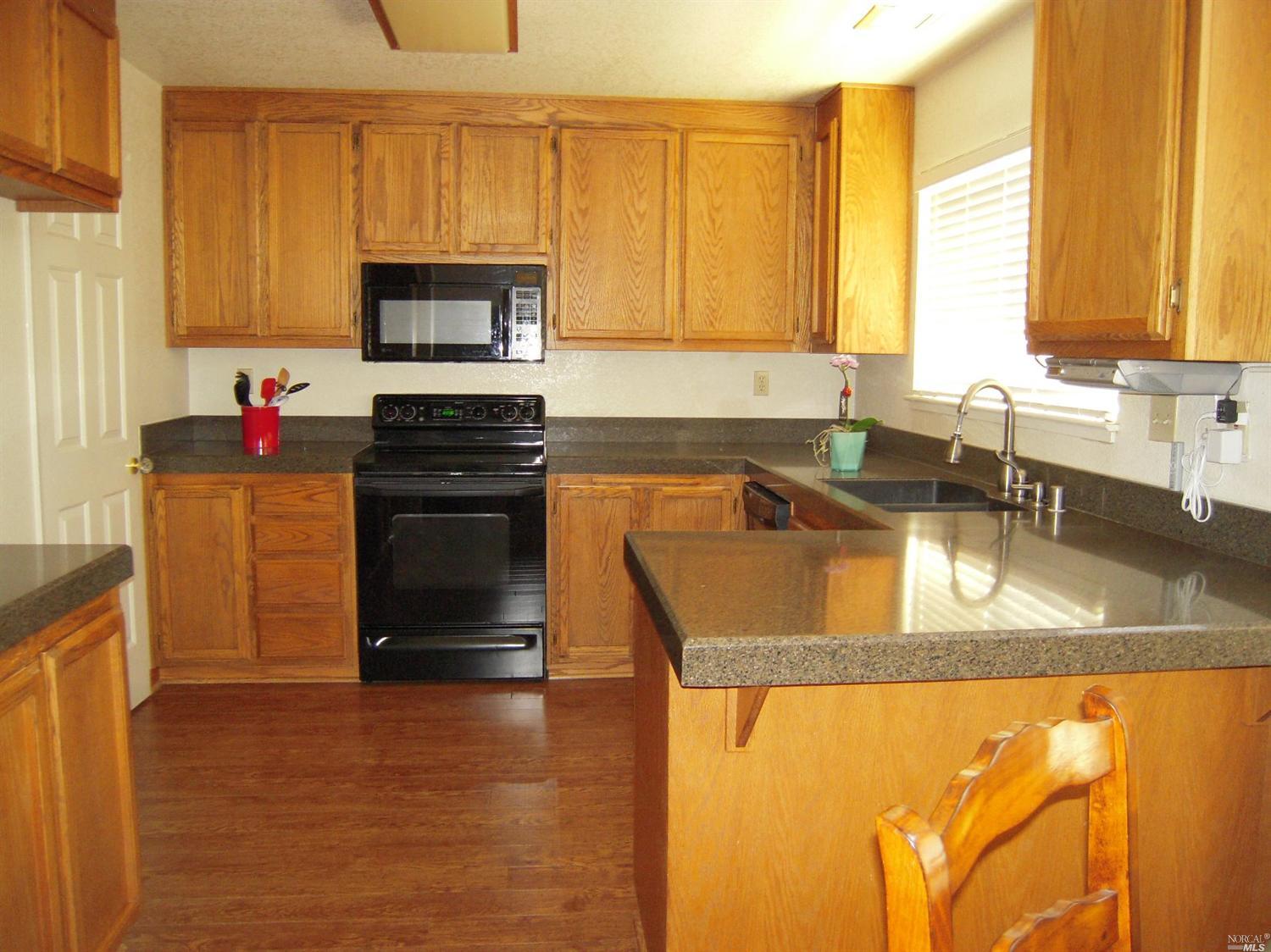 1037 Hickory Ave, Fairfield, CA 94533 photo 11