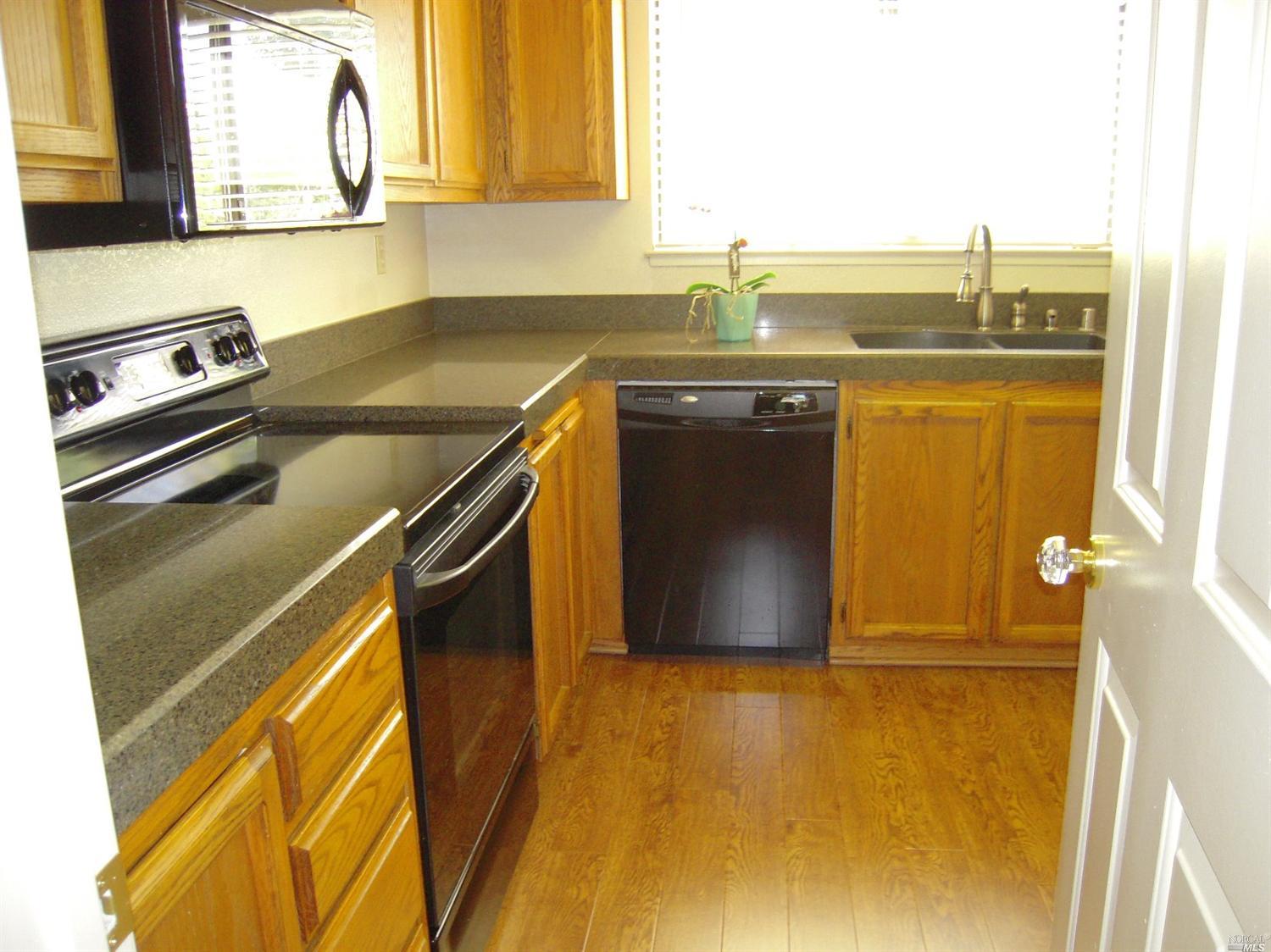 1037 Hickory Ave, Fairfield, CA 94533 photo 10
