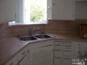 521 Calaveras St, Vallejo, CA 94590 photo 2