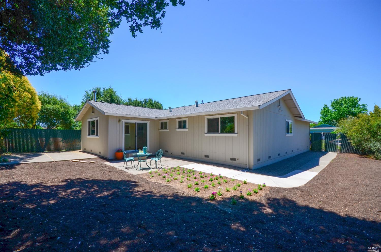 8036 Dove Ln, Windsor, CA 95492 photo 16