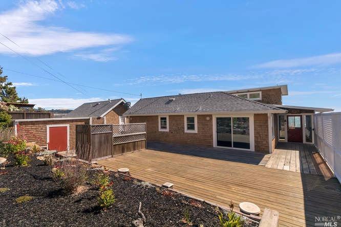 39 Sandy Beach Rd, Vallejo, CA 94590 photo 3