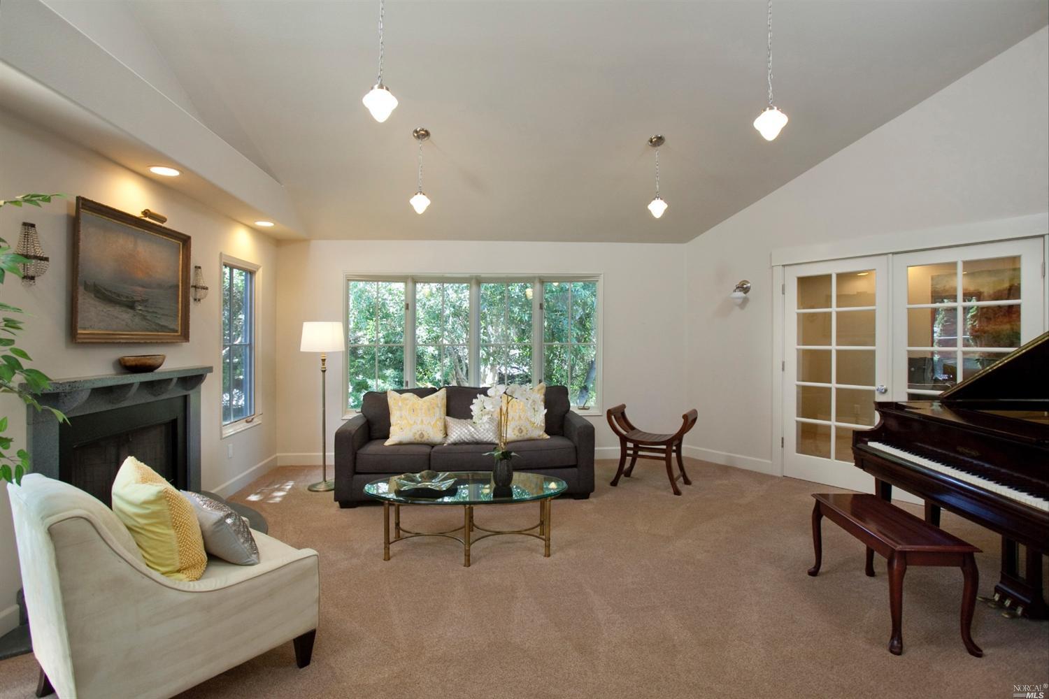 1121 Pine Tree Ln, Sebastopol, CA 95472 photo 3