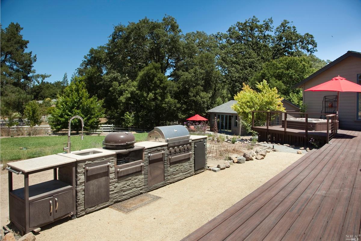 1121 Pine Tree Ln, Sebastopol, CA 95472 photo 11