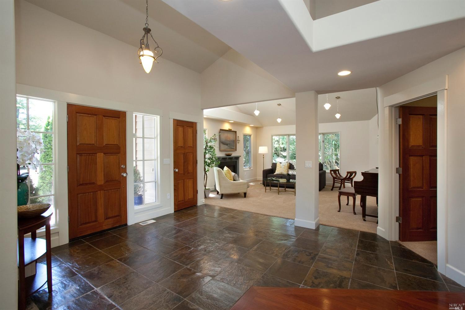 1121 Pine Tree Ln, Sebastopol, CA 95472 photo 2