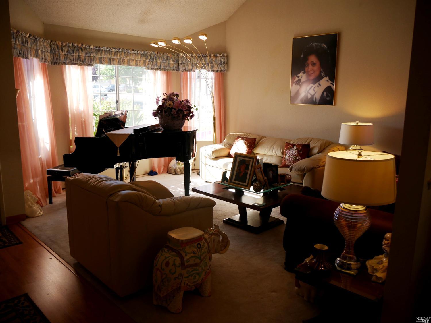 178 Vanessa St, Vallejo, CA 94589 photo 2
