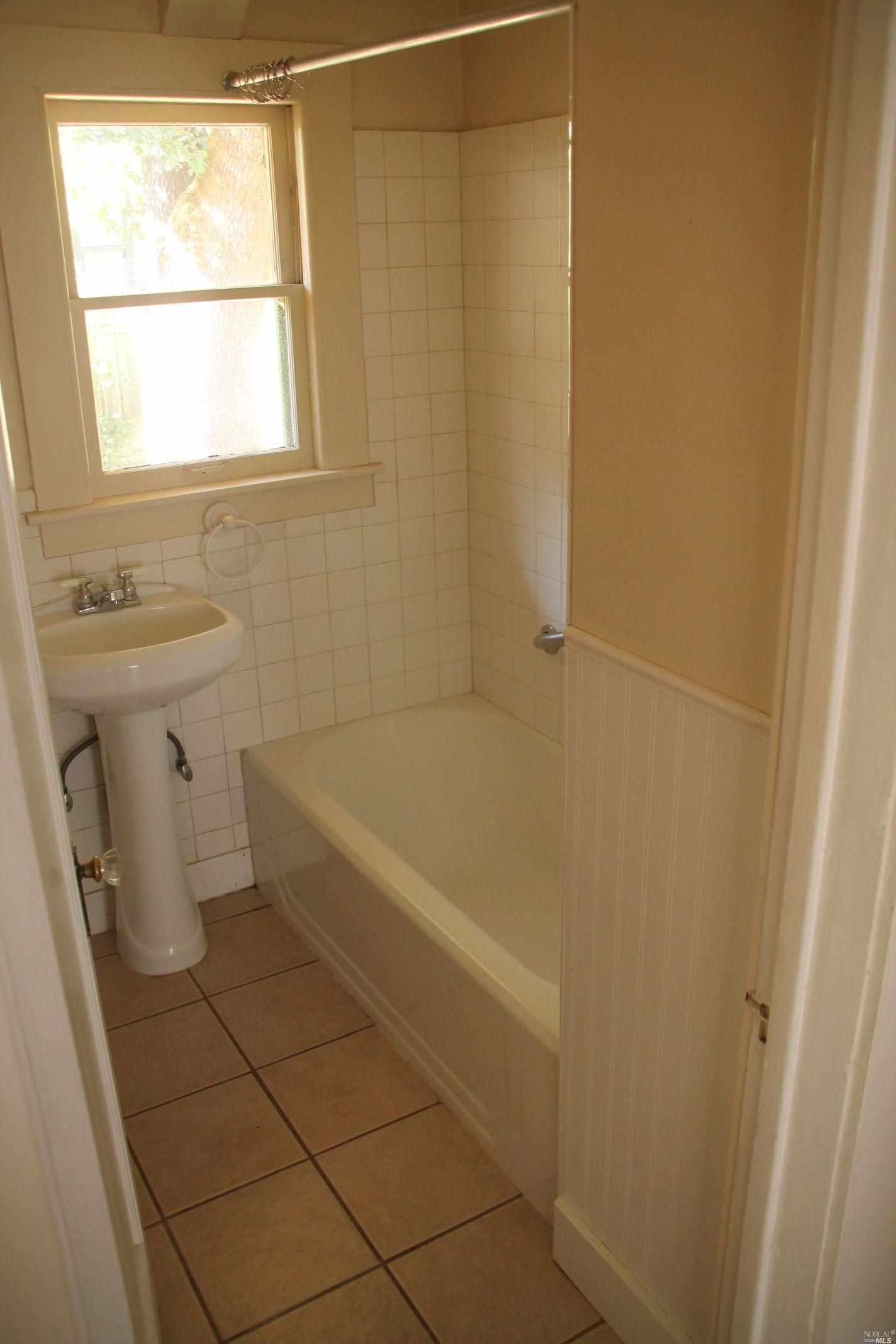 511 S Spring St, Ukiah, CA 95482 photo 24