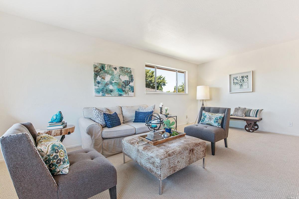 26 Trinity Dr, Novato, CA 94947 photo 1