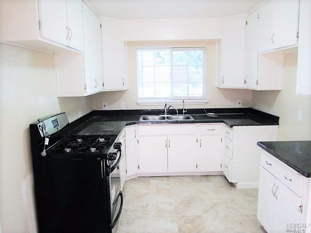 340 Pepper Dr, Vallejo, CA 94589 photo 2
