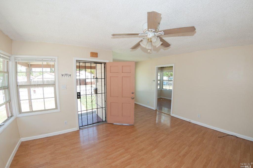 649 Annette Ave, Vallejo, CA 94591 photo 2