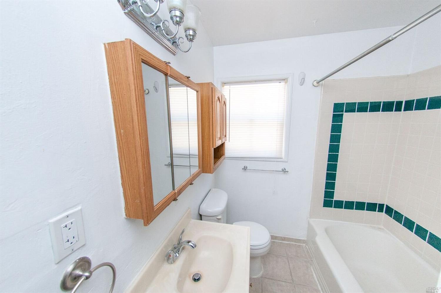 649 Annette Ave, Vallejo, CA 94591 photo 8