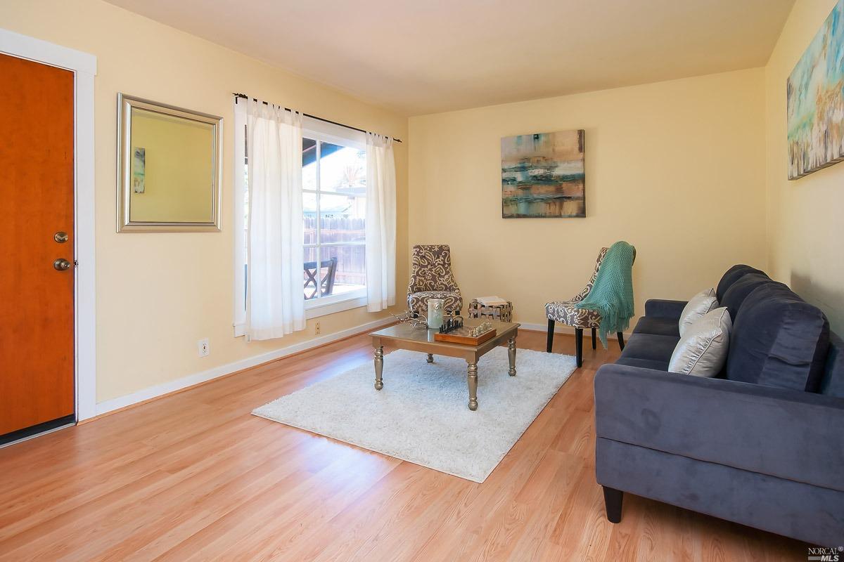 1032 3rd St, Novato, CA 94945 photo 4
