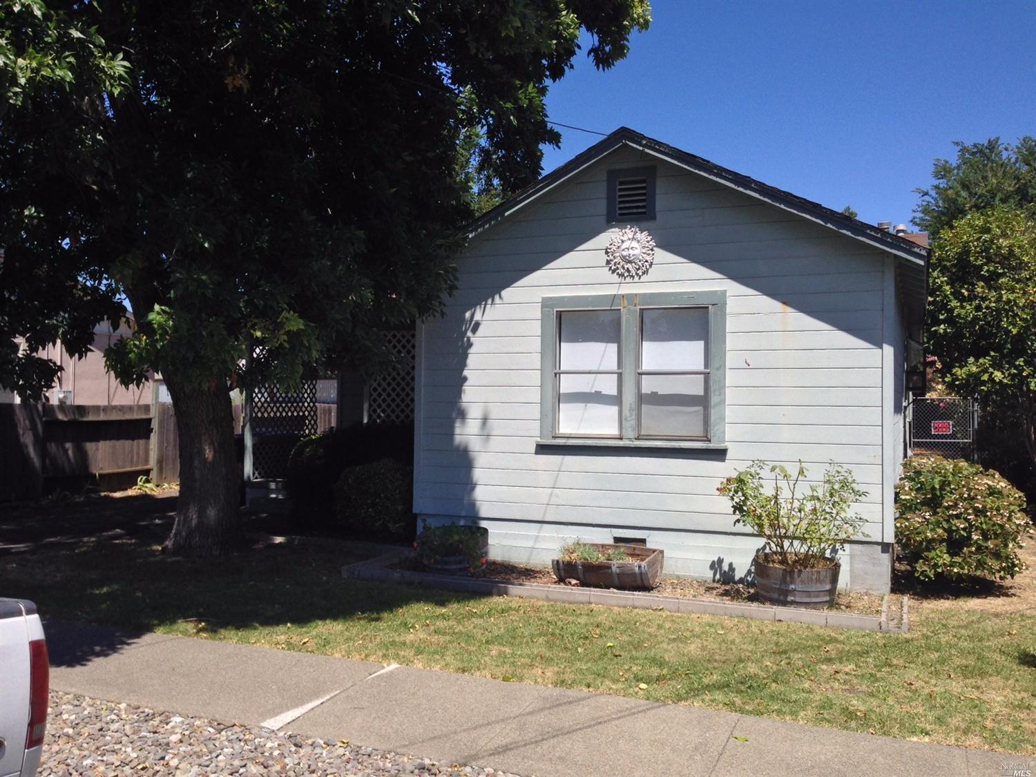 1676 G St, Napa, CA 94559 photo 1