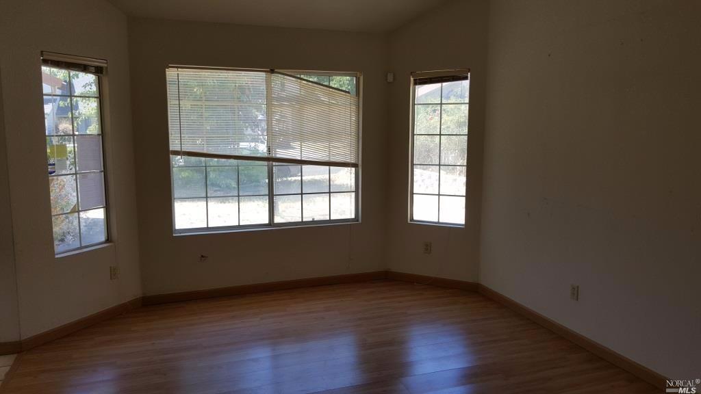 380 Cimarron Dr, Vallejo, CA 94589 photo 2