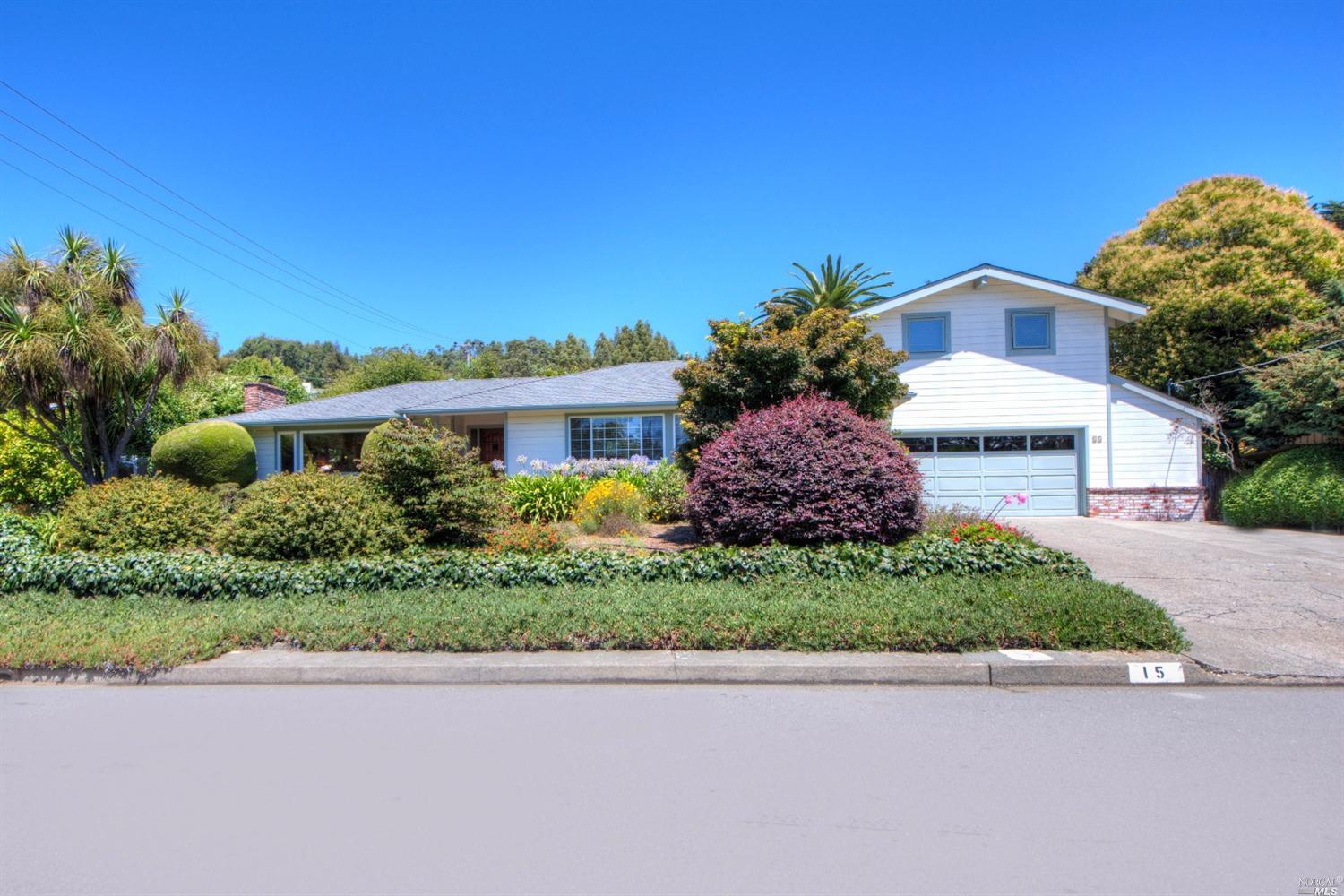 15 Rancho Dr, Tiburon, CA 94920 photo 2