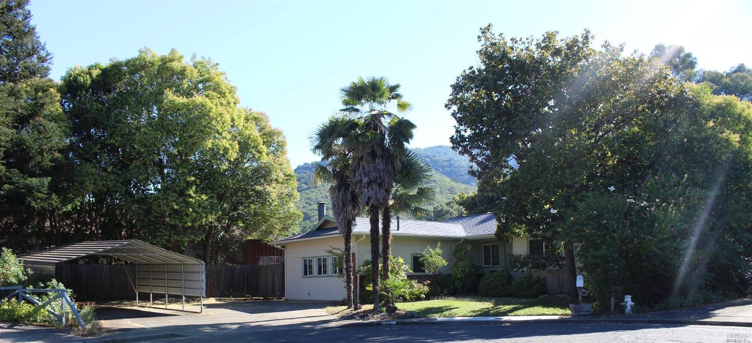 198 Doolan Dr, Ukiah, CA 95482 photo 2