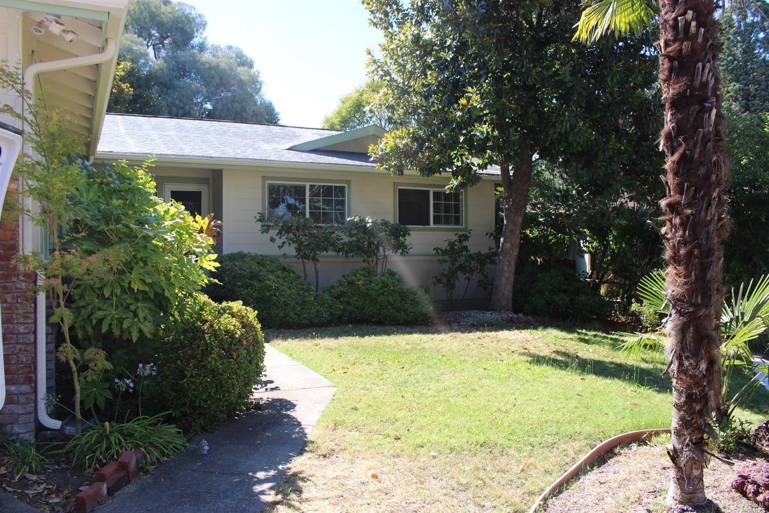 198 Doolan Dr, Ukiah, CA 95482 photo 3