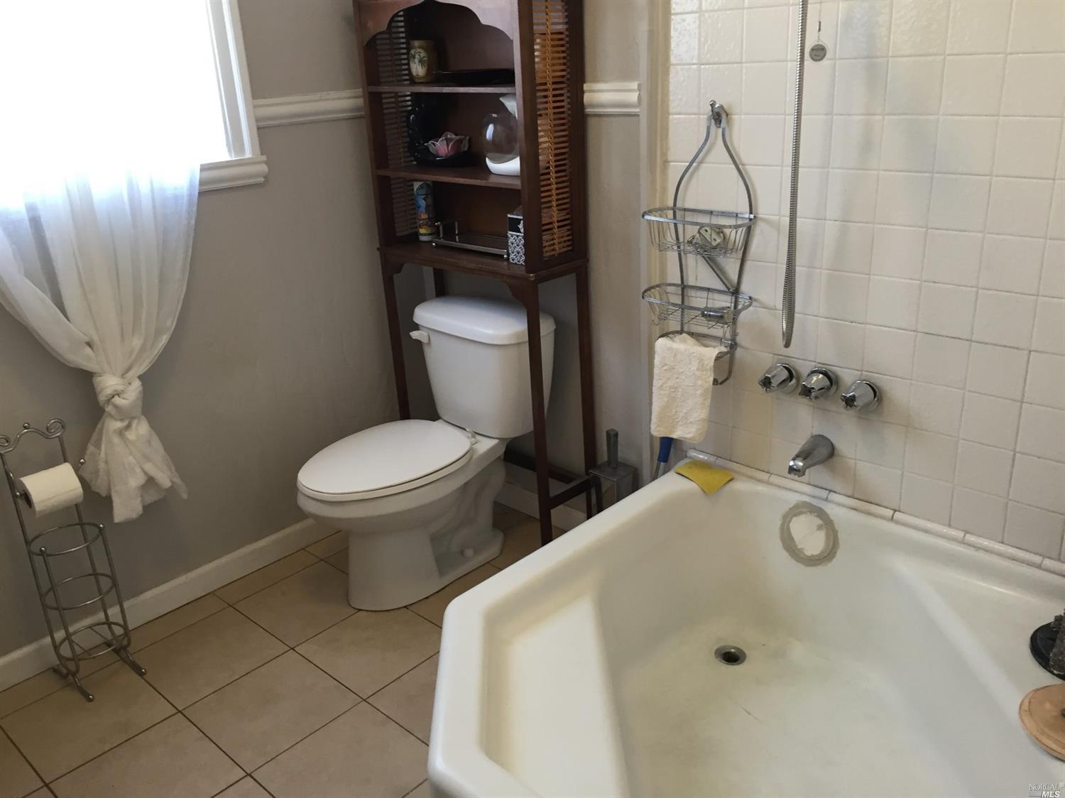 2008 Tennessee St, Vallejo, CA 94590 photo 9