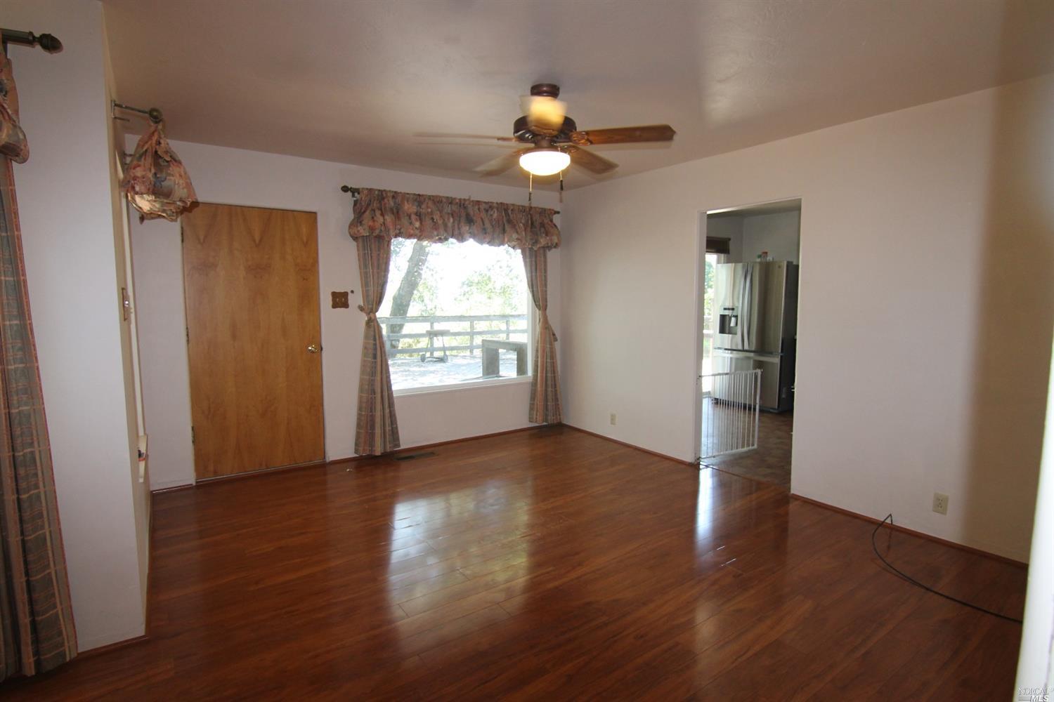 305 Imperial Dr, Cloverdale, CA 95425 photo 9