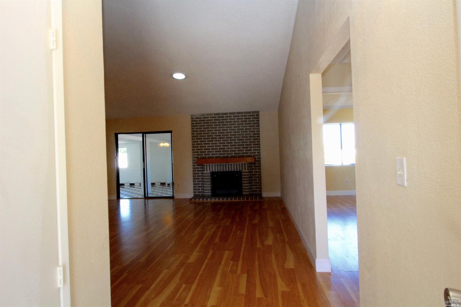 191 Suffolk Ln, Vallejo, CA 94591 photo 4