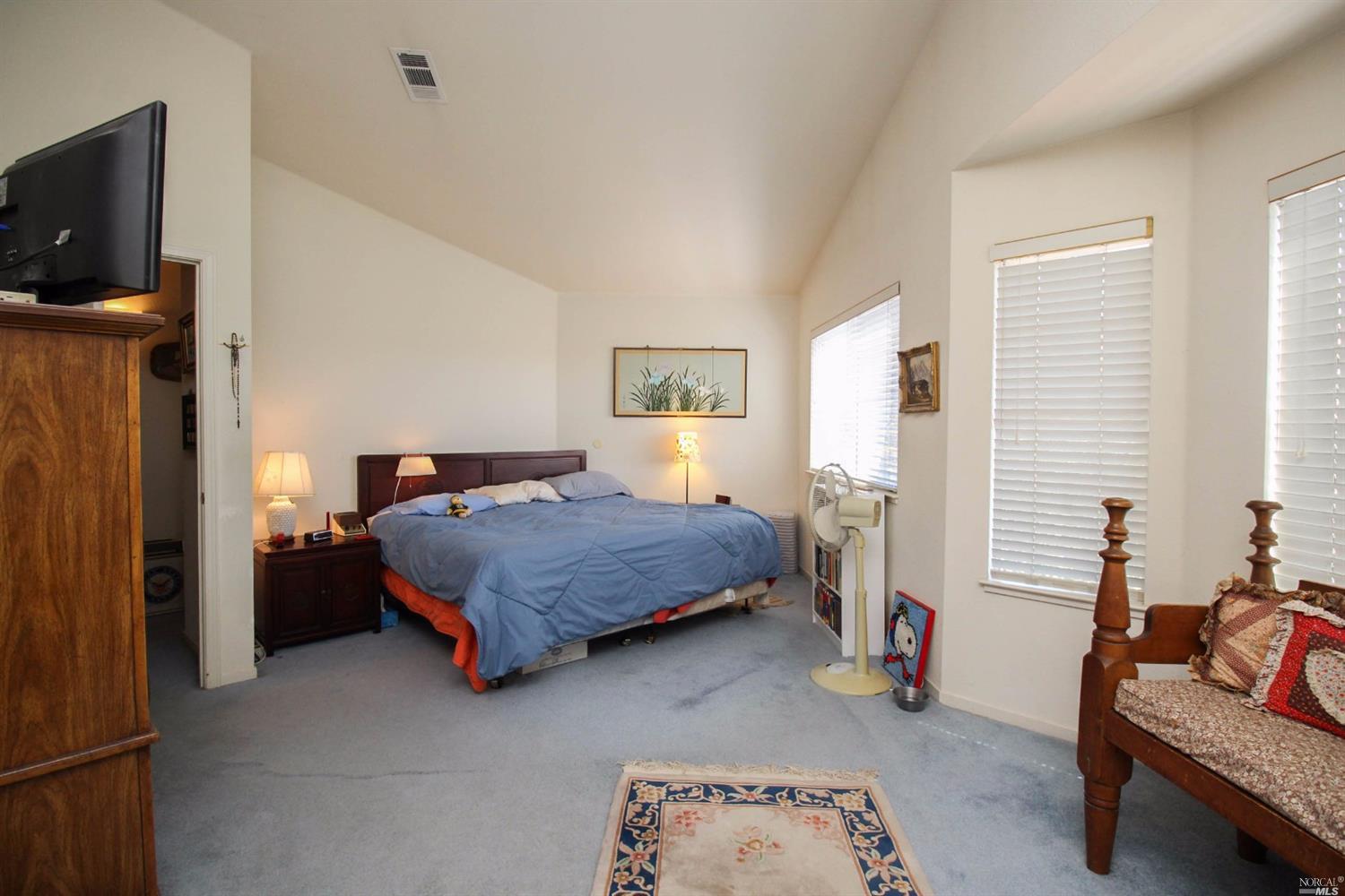 137 Cliff Walk Dr, Vallejo, CA 94591 photo 33