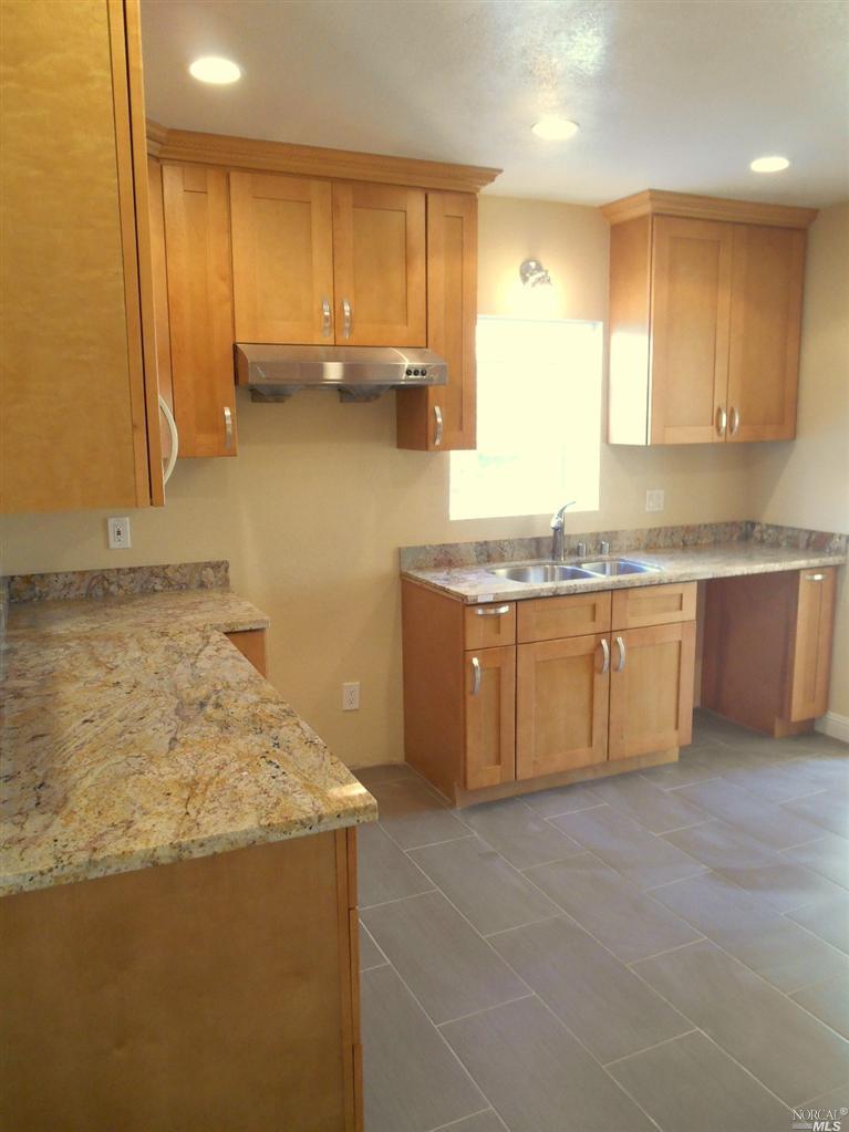 208 Benicia Rd, Vallejo, CA 94590 photo 4