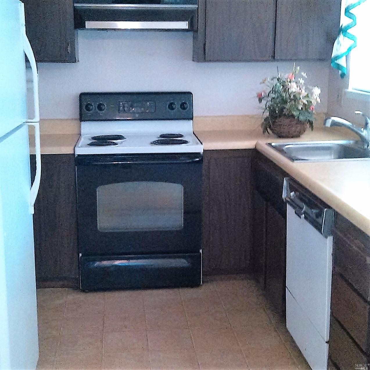 1007 Roleen Dr, Vallejo, CA 94589 photo 3