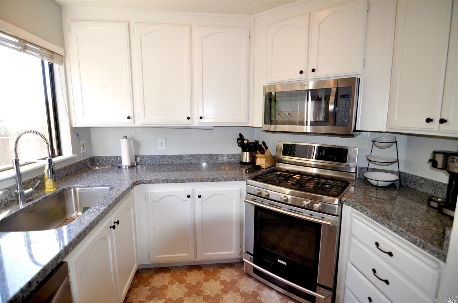 109 Melva Ct, Windsor, CA 95492 photo 4