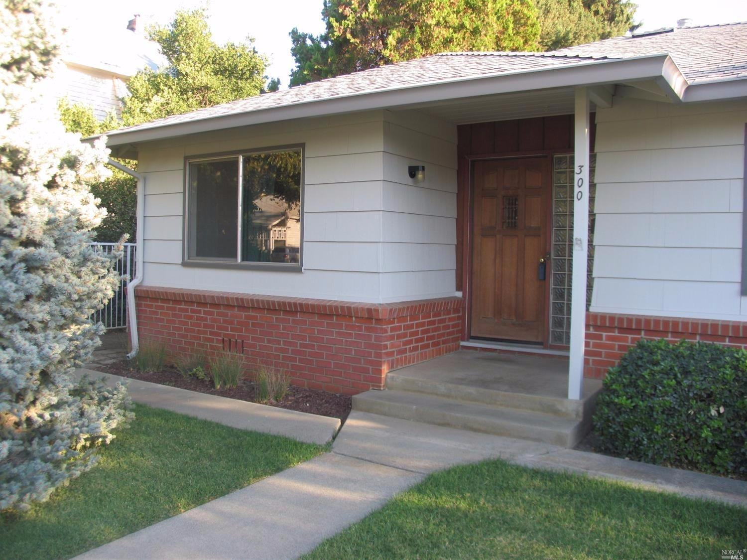300 E A St, Dixon, CA 95620 photo 1