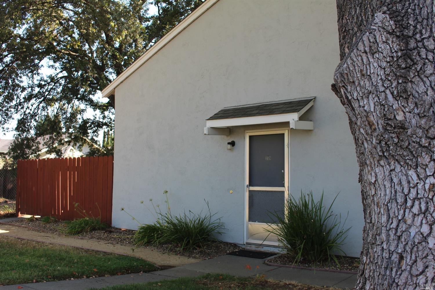 359 Eldridge Ave, Vacaville, CA 95688 photo 2