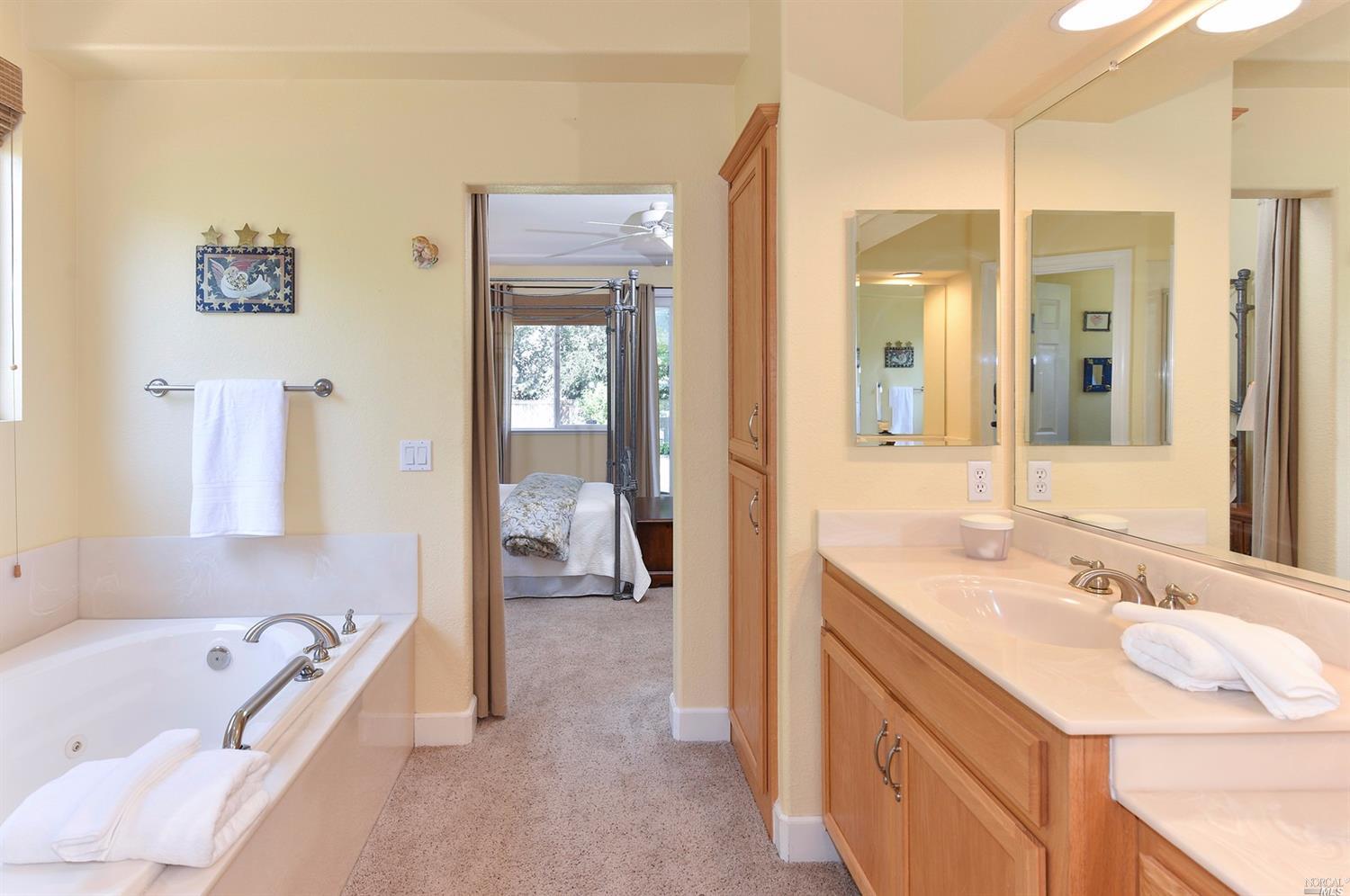 100 Griffen Ln, Napa, CA 94558 photo 12