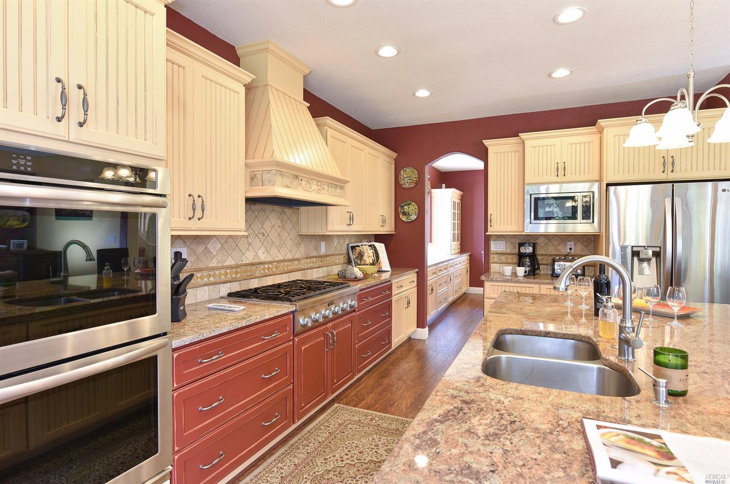 100 Griffen Ln, Napa, CA 94558 photo 2