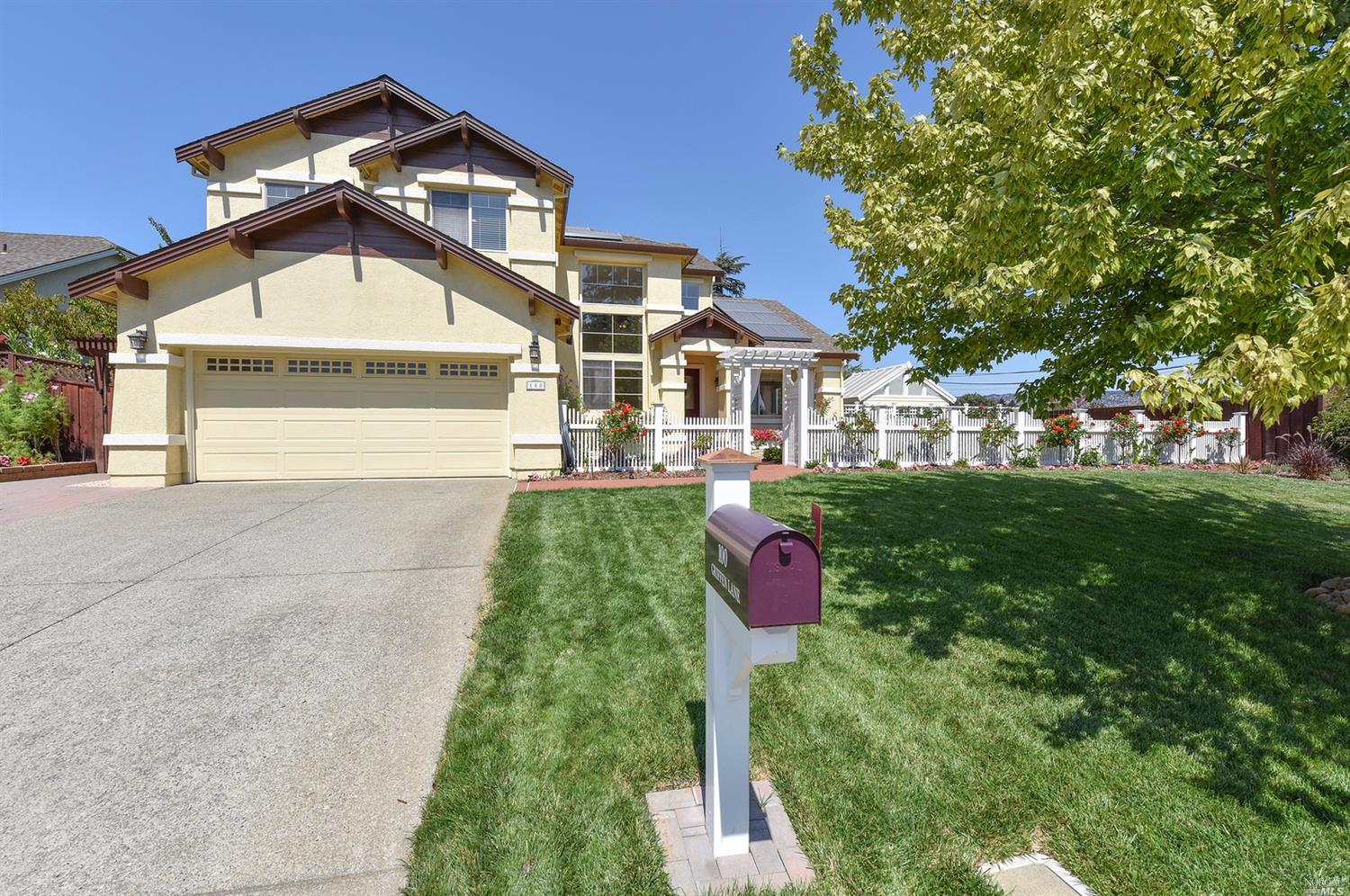 100 Griffen Ln, Napa, CA 94558 photo 1