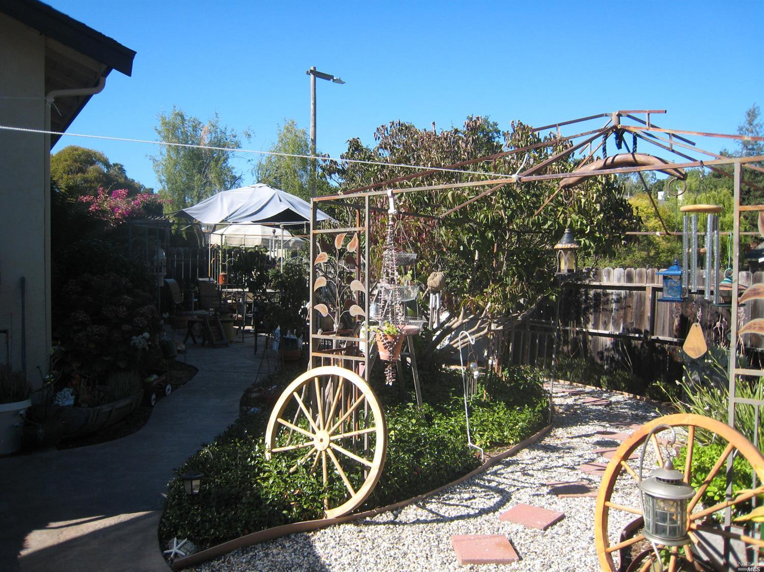 100 Daffodil Cir, Vallejo, CA 94591 photo 25