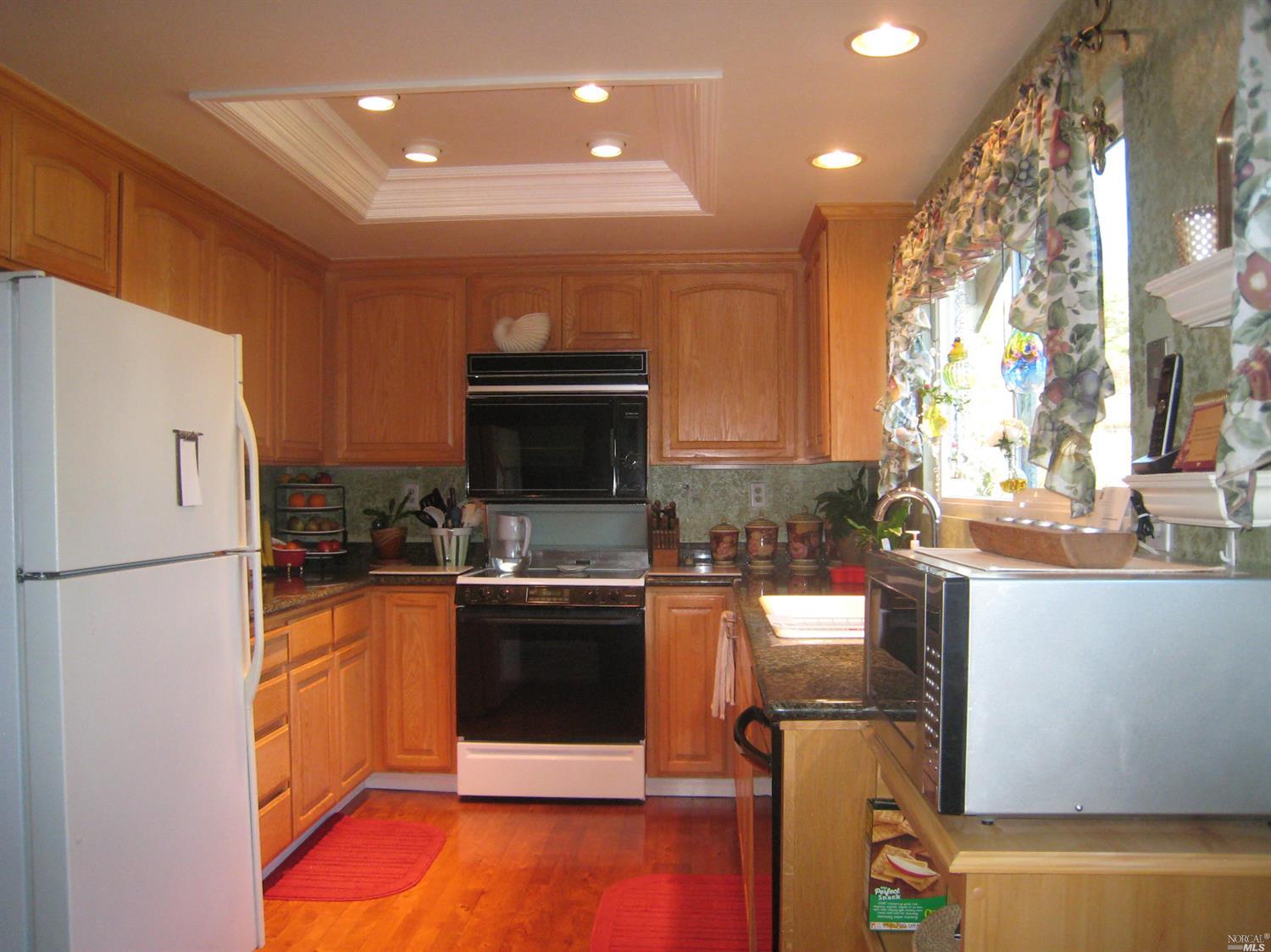 100 Daffodil Cir, Vallejo, CA 94591 photo 12
