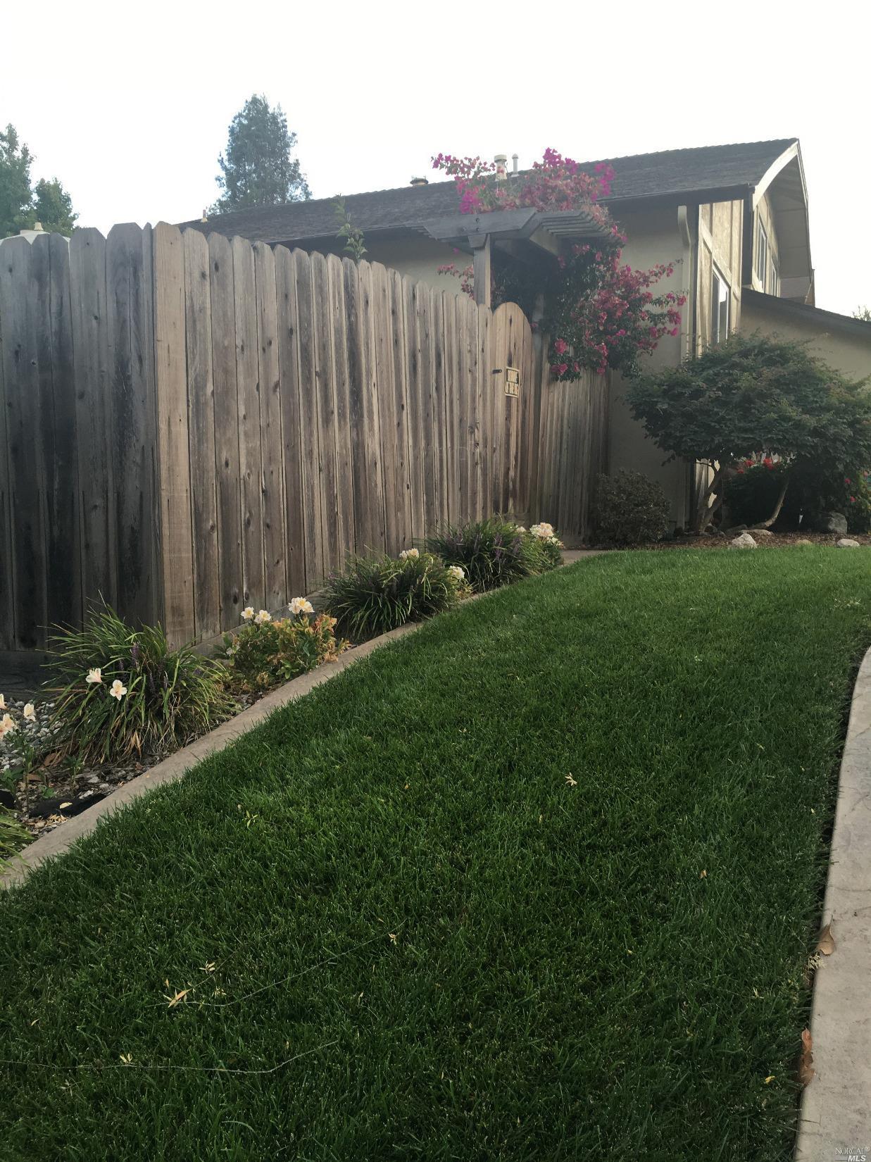 100 Daffodil Cir, Vallejo, CA 94591 photo 4