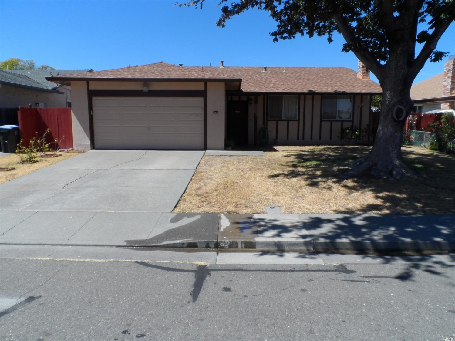 2079 Falcon Dr, Fairfield, CA 94533 photo 1