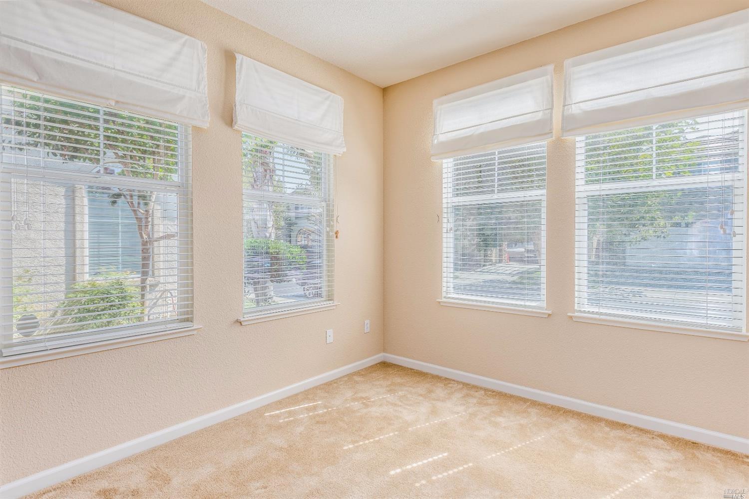 656 Parisio Cir, Fairfield, CA 94534 photo 4