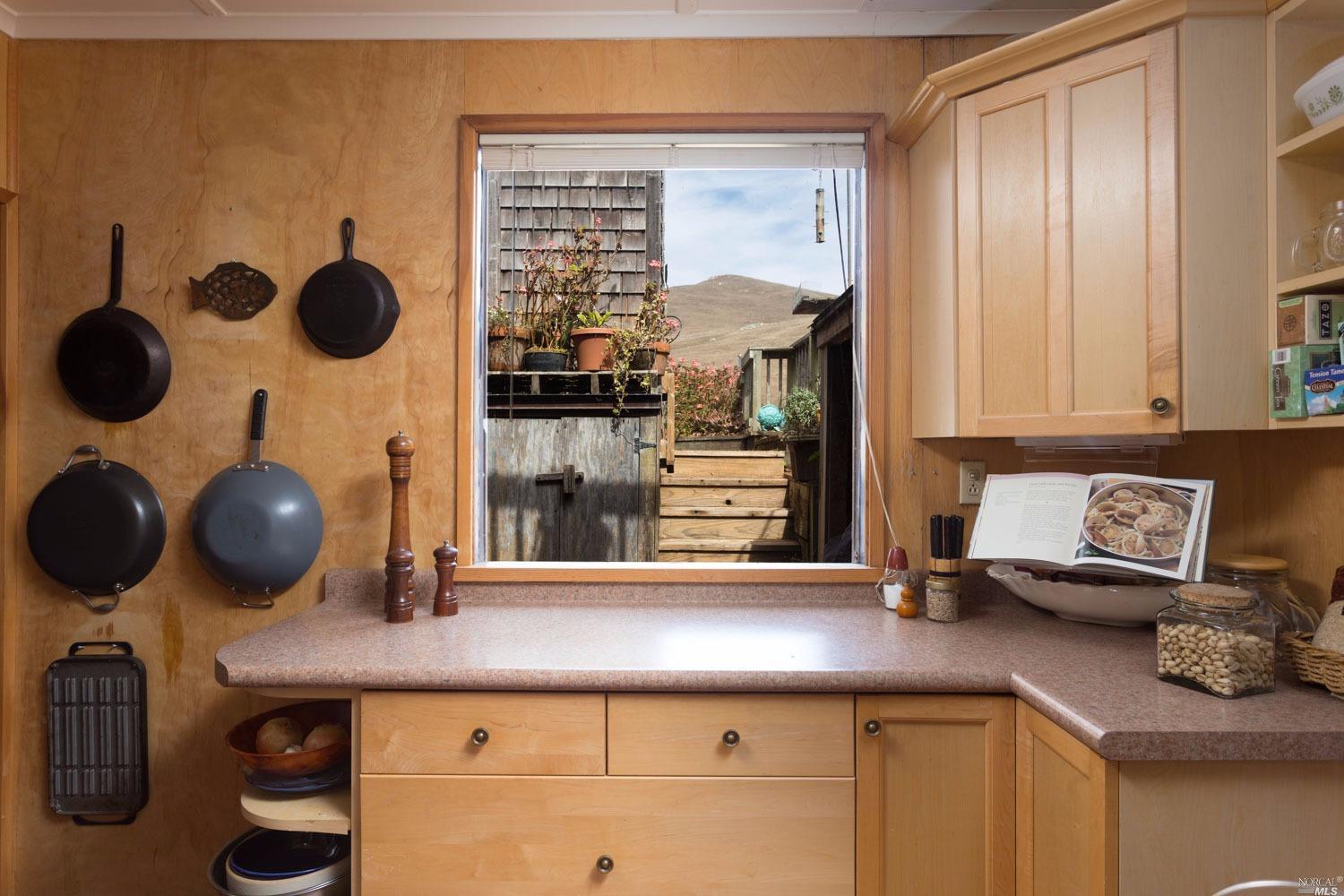 32 Ocean View Ave, Dillon Beach, CA 94929 photo 7