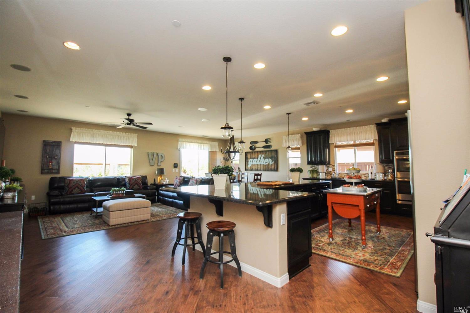 1371 Couples Cir, Fairfield, CA 94533 photo 3