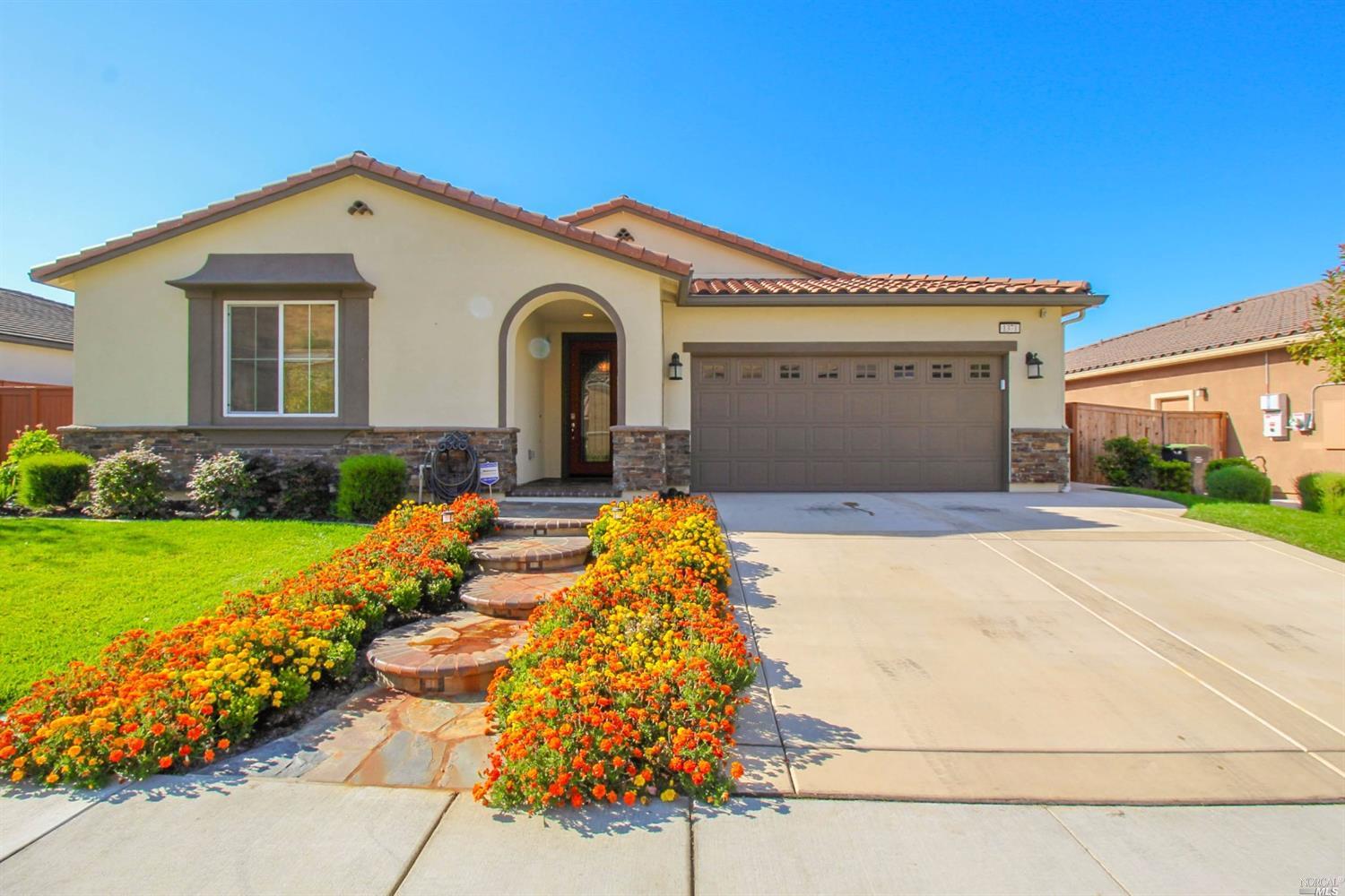 1371 Couples Cir, Fairfield, CA 94533 photo 1