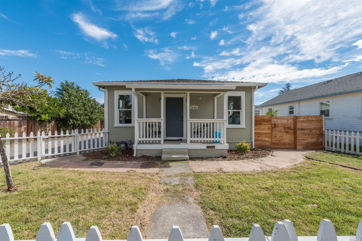 1631 E St, Napa, CA 94559 photo 1